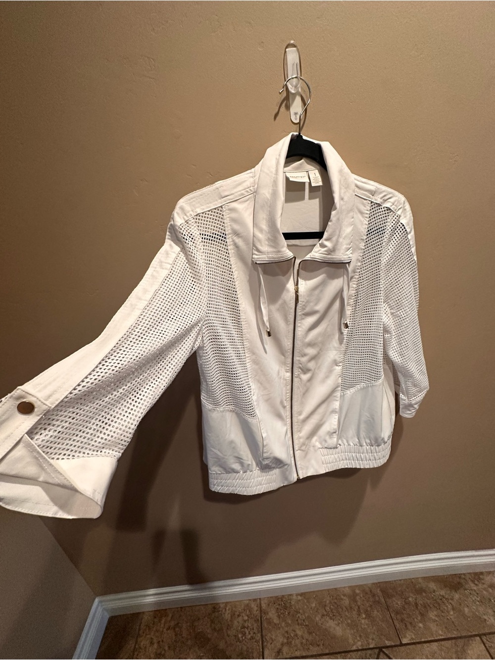 Chicos Zenergy White Mesh Panel Zip Up Bomber Track Jacket Size 1 (Medium 8 -10) - Picture 3 of 8